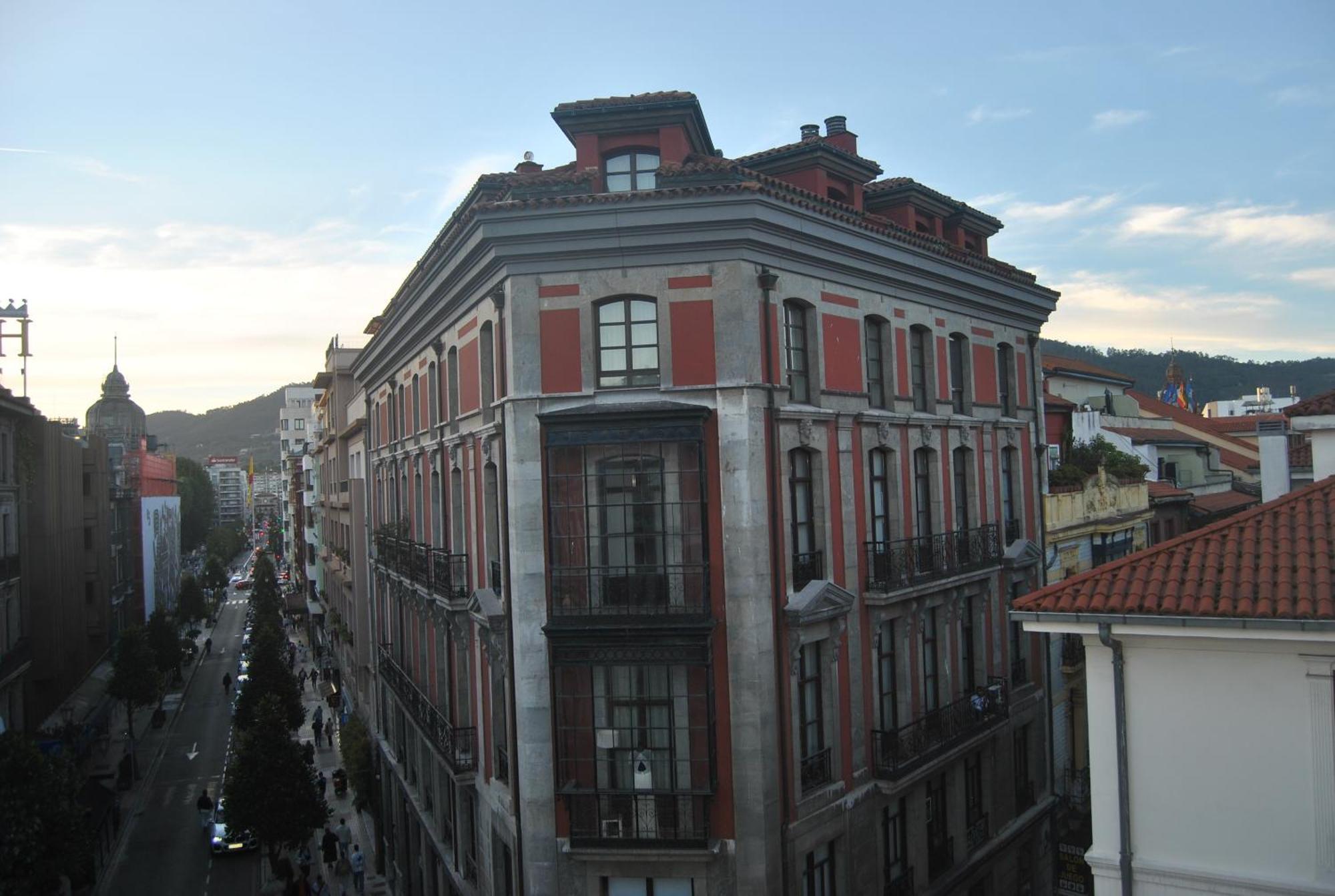 Zalle Oviedo Suites Bagian luar foto